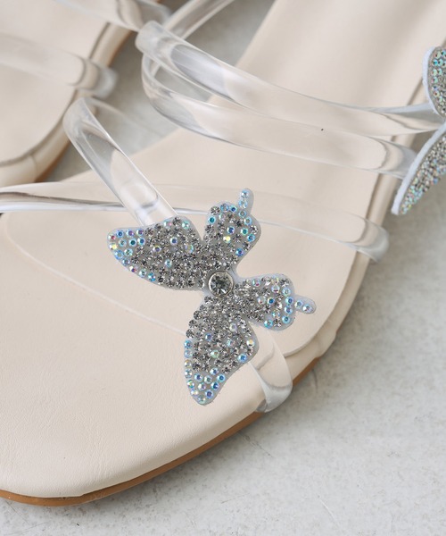 one after another NICE CLAUP（ワンアフターアナザーナイスクラップ）の「華やかな存在感。ビジューバタフライサンダル（サンダル・レディース・クリア/その他・SMALL/MEDIUM/LARGE）」の7枚目の写真