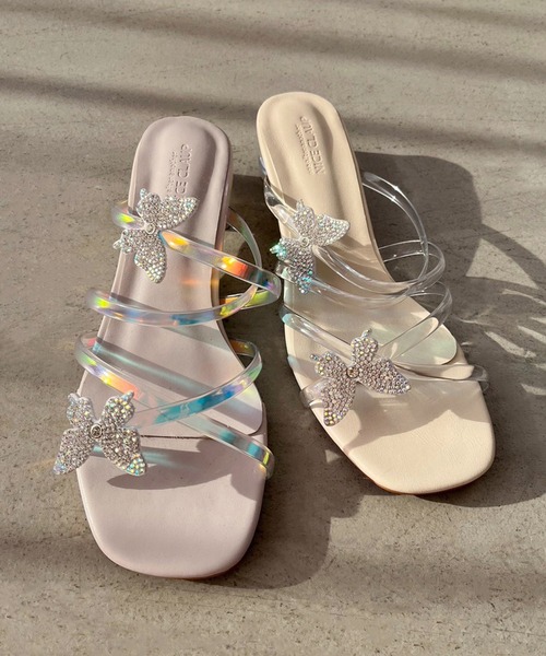 one after another NICE CLAUP（ワンアフターアナザーナイスクラップ）の「華やかな存在感。ビジューバタフライサンダル（サンダル・レディース・クリア/その他・SMALL/MEDIUM/LARGE）」の3枚目の写真