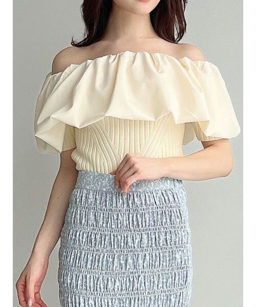 RESEXXY(リゼクシー)の「ラッフルドッキングオフショルニットトップス(ニット/セーター・レディース・ブラック/ブルー/アイボリー・FREE)」の1枚目の写真