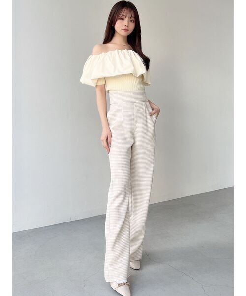 RESEXXY(リゼクシー)の「ラッフルドッキングオフショルニットトップス(ニット/セーター・レディース・ブラック/ブルー/アイボリー・FREE)」の7枚目の写真