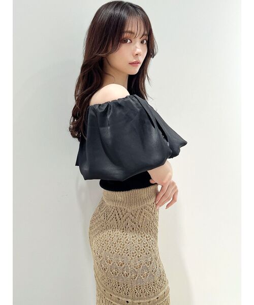 RESEXXY(リゼクシー)の「ラッフルドッキングオフショルニットトップス(ニット/セーター・レディース・ブラック/ブルー/アイボリー・FREE)」の8枚目の写真