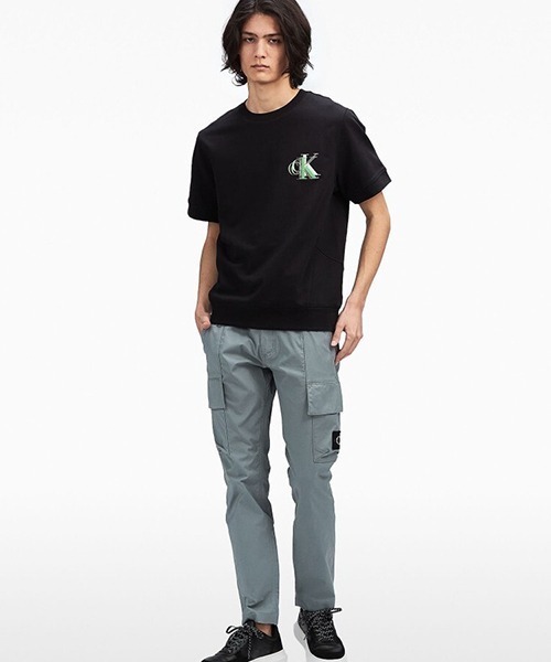 Calvin Klein(カルバン・クライン)の「Calvin Klein/カルバンクライン レギュラーモノグラムスウェットプルオーバー Tシャツ(スウェット・メンズ・グリーン/ブラック/オフホワイト・L/XL/M)」の4枚目の写真