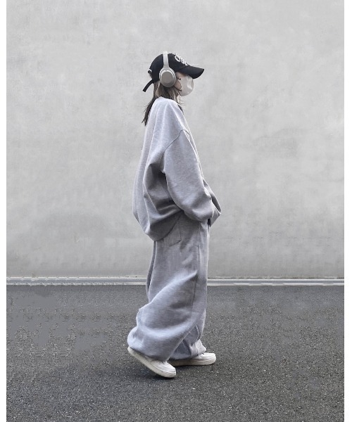 YACA embroidery t-shirt＋sweat half pt YACA embroidery t-shirt＋sweat half pt