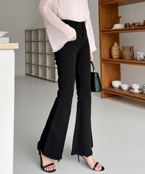 COCOMOMO（ココモモ）の「秋・冬も大活躍◎ ハイウエスト フレア デニムパンツ（デニムパンツ・レディース・ダークグレー/ライトブルー/ブラック・S/M）」の5枚目の写真