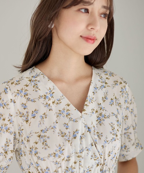 alotta(アロッタ)の「カシュクールプリントワンピース(ワンピース・レディース・ブラック系その他2/ホワイト系その他/ブラック系その他・M/L/LL/3L)」の10枚目の写真