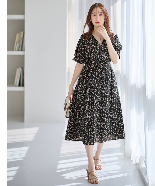 alotta(アロッタ)の「カシュクールプリントワンピース(ワンピース・レディース・ブラック系その他2/ホワイト系その他/ブラック系その他・M/L/LL/3L)」の15枚目の写真