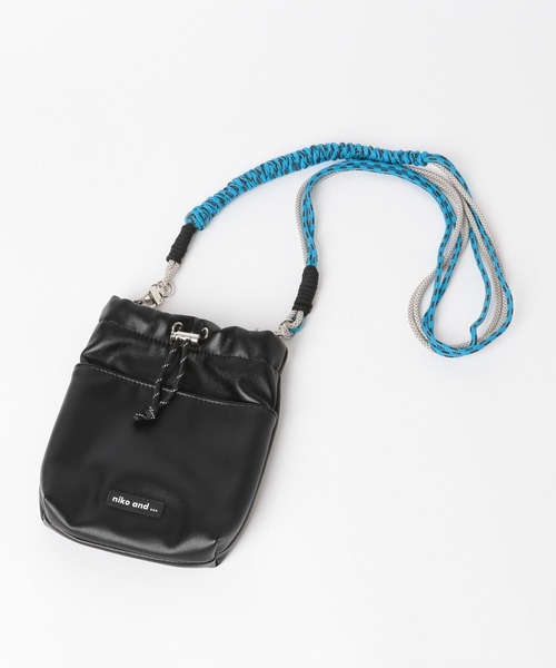 niko and...（ニコアンド）の「オリジナル太コードショルダー巾着（ショルダーバッグ・レディース・ホワイト/ブラック・0）」の3枚目の写真