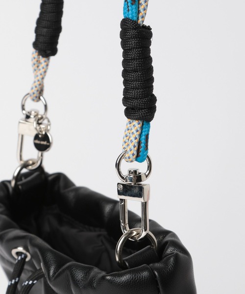 niko and...（ニコアンド）の「オリジナル太コードショルダー巾着（ショルダーバッグ・レディース・ホワイト/ブラック・0）」の13枚目の写真