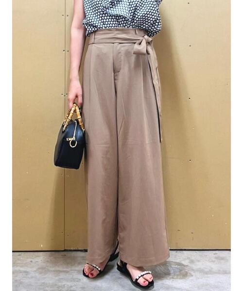 Te chichi TERRASSE(テチチテラス)の「ウエストリボンワイドパンツ(その他パンツ・レディース・ブラック/グリーン/モカ/ベージュ・F)」の3枚目の写真
