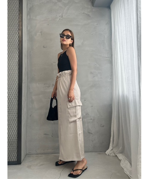 TRUNC（トランクエイティーエイト）の「Satin Drawstring Cargo Skirt（スカート・レディース・アイボリー/ブラック・FREE）」の20枚目の写真