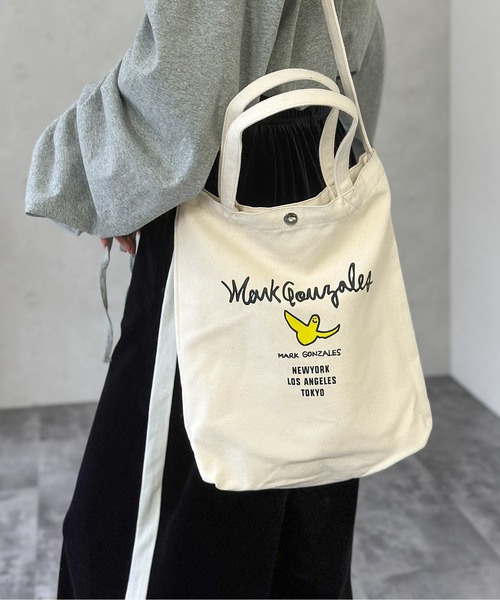 Mark Gonzales（マーク・ゴンザレス）の「MARK GONZALES ART WORK/マークゴンザレス　【Web限定】キャンバスA4 2WAYショルダーバッグ（ショルダーバッグ・メンズ・ホワイト系1/ホワイト系2/ブラック系1/ブラック系2・FREE）」の11枚目の写真