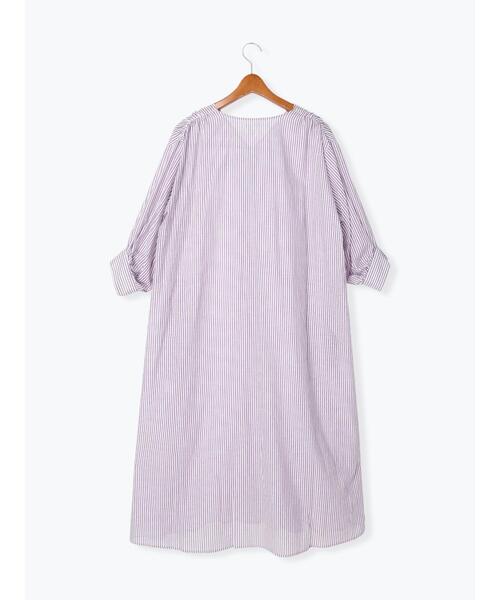 Lugnoncure（ルノンキュール）の「ストライプVネックシャツワンピース（ワンピース・レディース・ベージュ/パープル/ネイビー・F）」の16枚目の写真