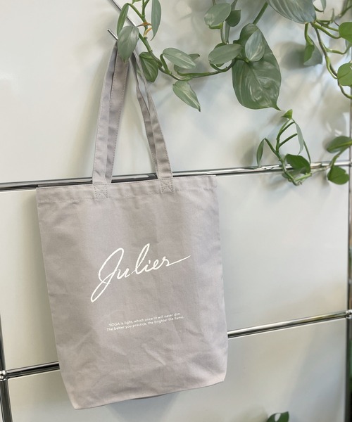 Julier Yoga and Relax（ジュリエヨガアンドリラックス）の「Julier ロゴトートバッグ（トートバッグ・レディース・ライトグレー・FREE）」の1枚目の写真