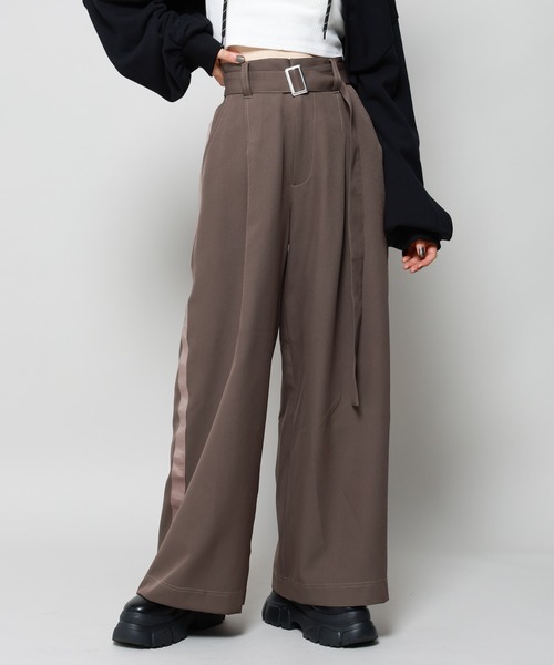 PAGEBOY(ページボーイ)の「ラインワイドパンツ(その他パンツ・レディース・ブラウン/ブラック/グレイッシュベージュ・FREE)」の8枚目の写真