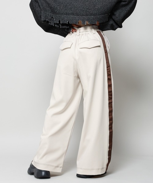 PAGEBOY(ページボーイ)の「ラインワイドパンツ(その他パンツ・レディース・ブラウン/ブラック/グレイッシュベージュ・FREE)」の16枚目の写真