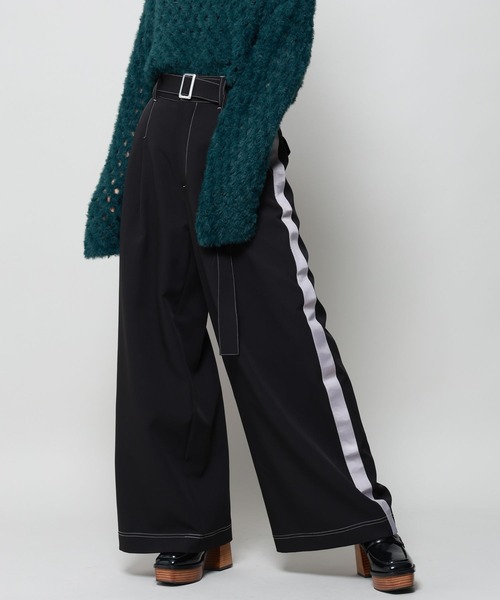 PAGEBOY(ページボーイ)の「ラインワイドパンツ(その他パンツ・レディース・ブラウン/ブラック/グレイッシュベージュ・FREE)」の4枚目の写真