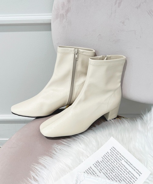 apres jour（アプレジュール）の「ショートブーツ【ZOZOTOWN限定アイテム】（ブーツ・レディース・ブラック/アイボリー/ダークブラウン・X-LARGE/SMALL/MEDIUM/LARGE）」の4枚目の写真