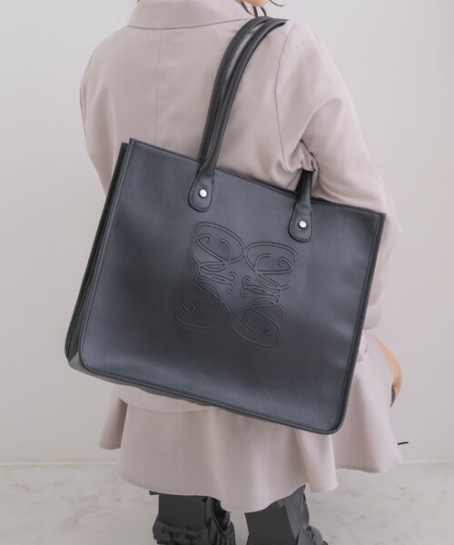 ems excite（エムズエキサイト）の「エンボストートバッグ（トートバッグ・レディース・オフホワイト/ベージュ/ブラック・ONE SIZE）」の3枚目の写真