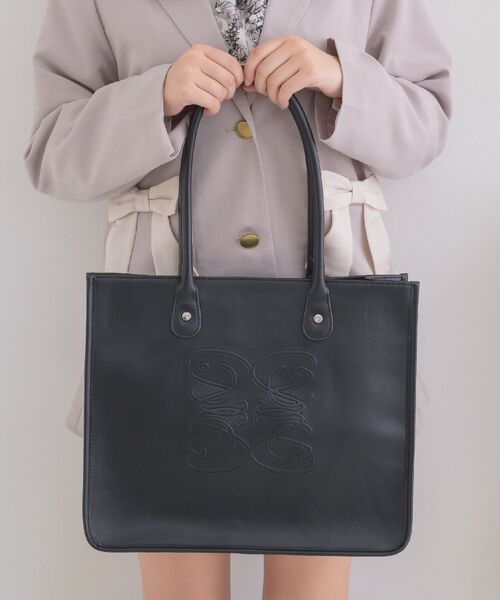 ems excite（エムズエキサイト）の「エンボストートバッグ（トートバッグ・レディース・オフホワイト/ベージュ/ブラック・ONE SIZE）」の6枚目の写真