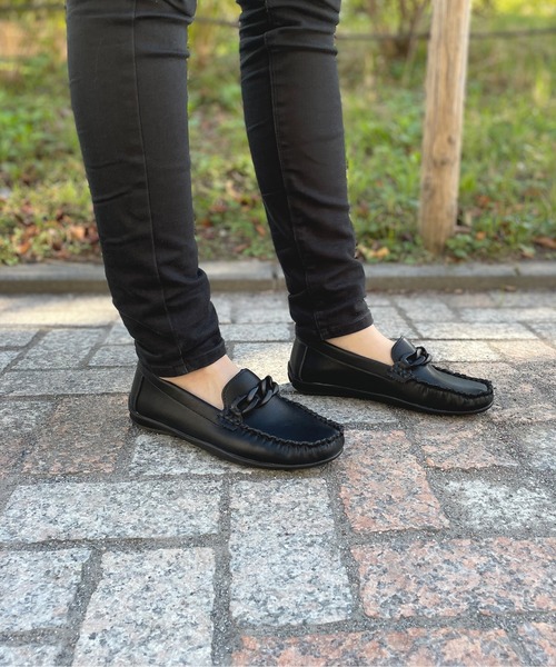 LUGG NAGG(ラグナグ)の「【adottona/アドット】カラーチェーンつきモカシンシューズ(モカシン/デッキシューズ・レディース・ブラック/オフホワイト・LL/S/L/M)」の8枚目の写真