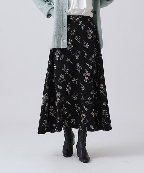 SHOO・LA・RUE（シューラルー）の「◆大人フェミニン 線画フラワープリントスカート（スカート・レディース・ブラック系6/ベージュ系その他2・00）」の2枚目の写真