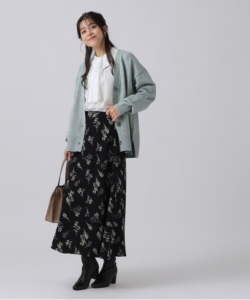 SHOO・LA・RUE（シューラルー）の「◆大人フェミニン 線画フラワープリントスカート（スカート・レディース・ブラック系6/ベージュ系その他2・00）」の3枚目の写真