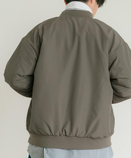 ITEMS URBANRESEARCH(アイテムズ アーバンリサーチ)の「裏ボア リバーシブル MA-1(MA-1・メンズ・カーキ/ベージュ/ブラック・LARGE/MEDIUM)」の16枚目の写真