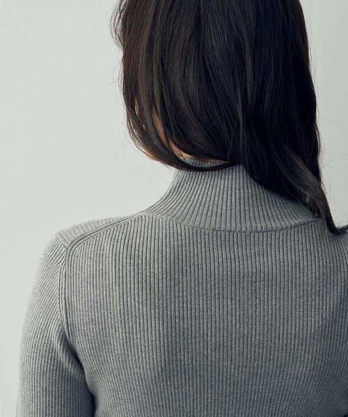 YECCA VECCA（イェッカヴェッカ）の「ラメ混ハイネックリブニット（ニット/セーター・レディース・ブラック/ベージュ/グレー/ブルー・FREE）」の14枚目の写真