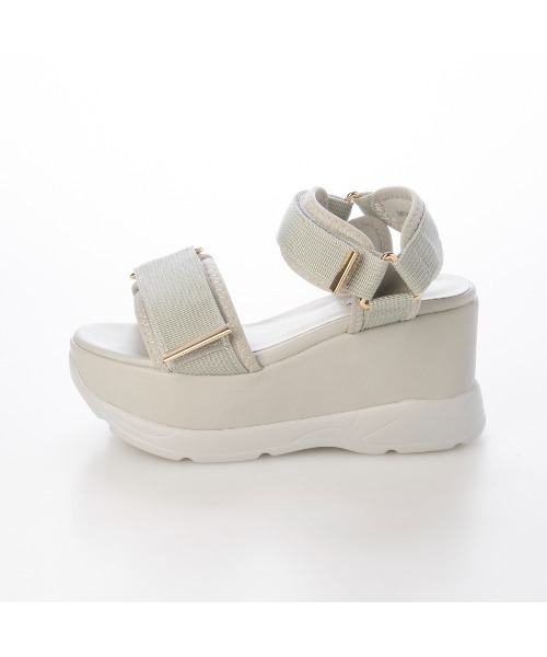 XSからLLまで豊富なサイズ展開【EVOL】厚底ベルトサンダル IW5367