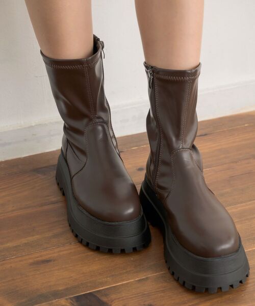 RETRO GIRL（レトロガール）の「厚底ストレッチブーツ（ブーツ・レディース・ブラック/ブラウン・LARGE/MEDIUM）」の6枚目の写真