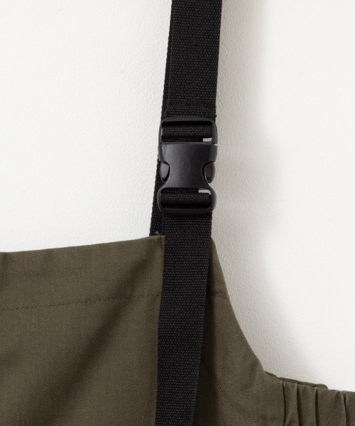 NAVY（ネイビー）の「NAVY カーゴ ジャンスカ ジャンパースカート（ジャンパースカート・レディース・カーキ/ブラック・M/L）」の5枚目の写真