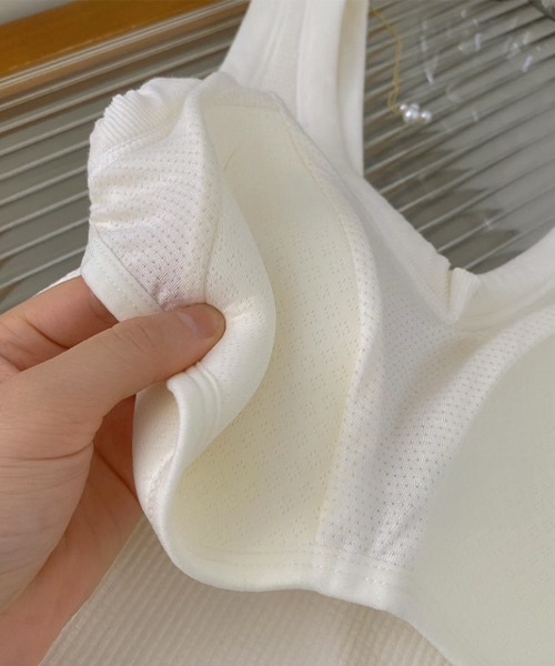 Miniministore(ミニミニストア)の「カップ付き タンクトップ ショート丈(タンクトップ・レディース・ブラック/ベージュ/アイボリー/カーキブラウン/ダークグレー・FREE)」の11枚目の写真