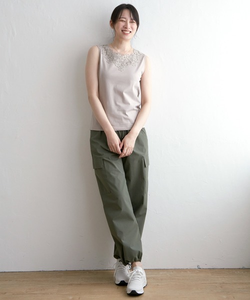 ikka(イッカ)の「【接触冷感/UVカット】コットンUSA前後レースタンクトップ(タンクトップ・レディース・オフホワイト/ベージュ/ブラック・S/M/L)」の8枚目の写真