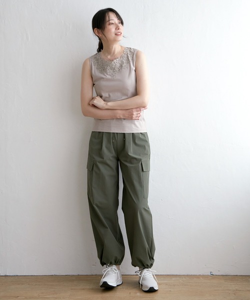 ikka(イッカ)の「【接触冷感/UVカット】コットンUSA前後レースタンクトップ(タンクトップ・レディース・オフホワイト/ベージュ/ブラック・S/M/L)」の9枚目の写真