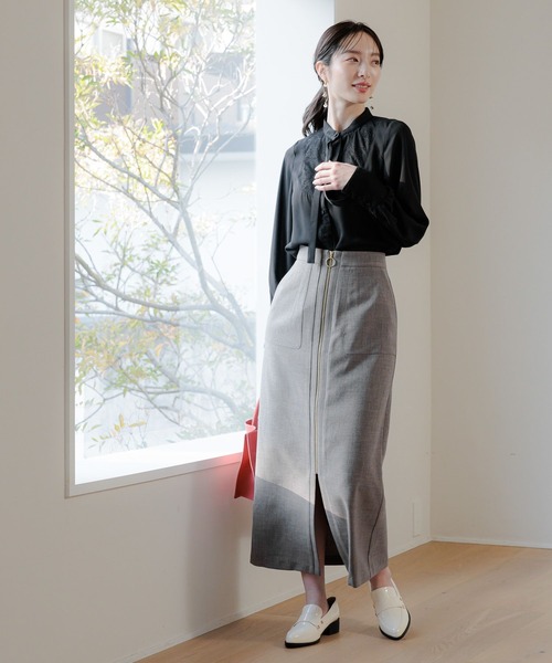 Andemiu(アンデミュウ)の「フロントポケZIPIラインスカート107959(スカート・レディース・ブラック/ブルー/グレー/モカ・MEDIUM/SMALL)」の8枚目の写真