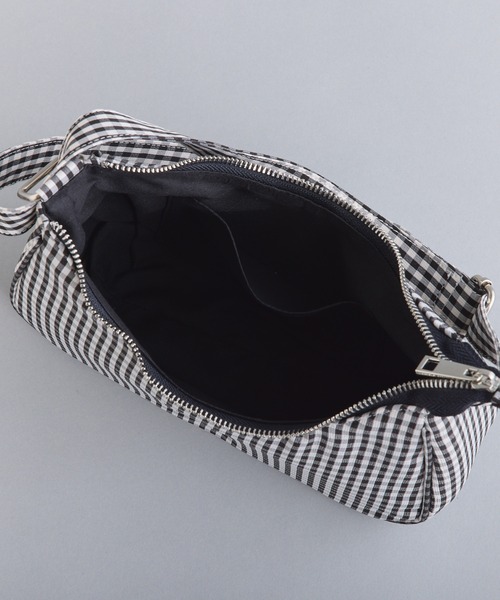 one after another NICE CLAUP(ワンアフターアナザーナイスクラップ)の「ギンガムチェックホーボーバッグ(ショルダーバッグ・レディース・ピンク系その他/ベージュ系その他/ブラック系その他/ブルー系その他・FREE)」の10枚目の写真