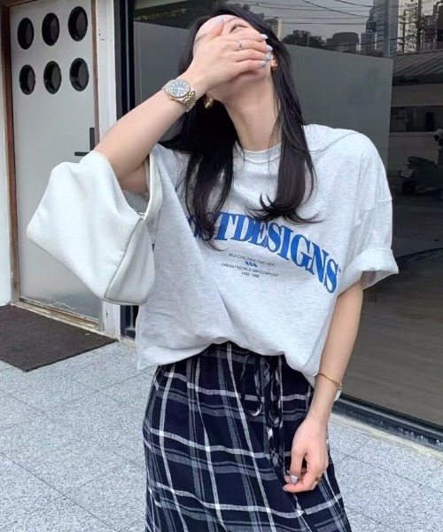 Sibra（シブラ）の「綿100% プリント半袖Tシャツ（Tシャツ/カットソー・レディース・ホワイト/グレー/ネイビー・M）」の5枚目の写真