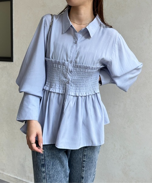 Thevon（ゼボン）の「シャーリングビスチェドッキングシャツ（シャツ/ブラウス・レディース・サックスブルー/サーモンピンク/チャコールグレー/オフホワイト・FREE）」の20枚目の写真