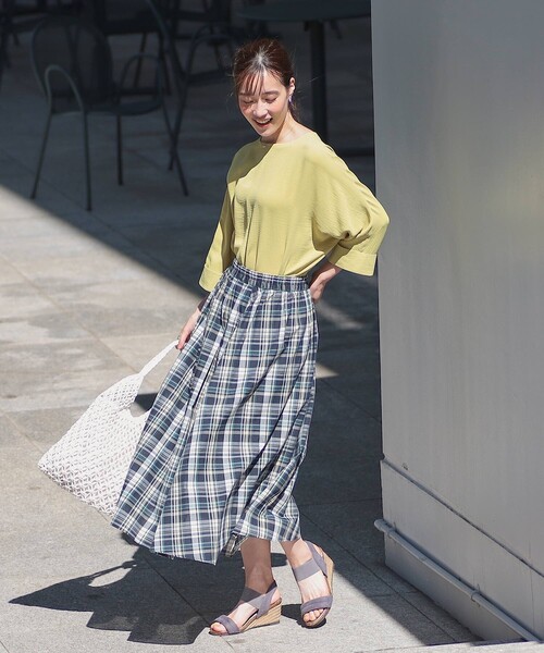 DRESKIP（ドレスキップ）の「◆【無理せずキレイ】歩くたびに揺れる ドラマティックフレアスカート（スカート・レディース・ブラック系1/ネイビー系1/イエロー系その他/ライトブルー・02/03/04）」の5枚目の写真