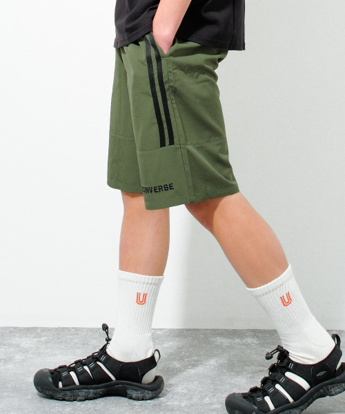 CONVERSE（コンバース）の「【水陸両用】CONVERSE 別注ドライポリサイドラインショートパンツ（その他パンツ・キッズ・ブラック/グレイッシュベージュ/カーキ/チャコールグレー・160/150/130/140）」の4枚目の写真