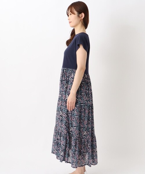one'sterrace（ワンズテラス）の「リゾート コンビフラワーワンピース（ワンピース・レディース・グレー系4/アイボリー系8/ネイビー系5・02）」の5枚目の写真