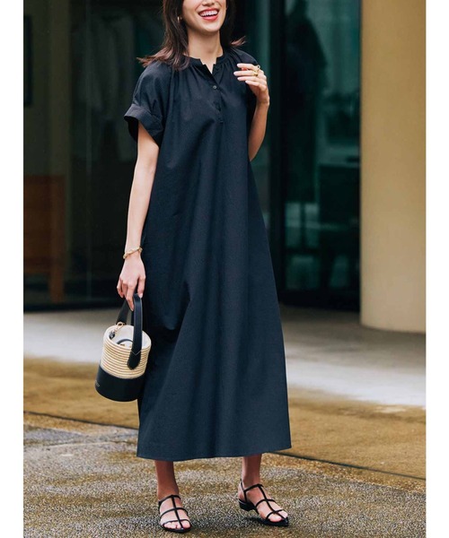 IEDIT（イディット）の「ＩＥＤＩＴ　サっと着られてサマになる　サッカー素材のバンドカラーシャツワンピース（シャツワンピース・レディース・ブラック/ネイビー・MEDIUM/X-LARGE/LARGE/XX-LARGE）」の3枚目の写真