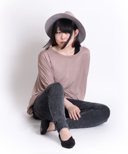 MARAI(マーライ)の「無地 ドルマンカットソー(Tシャツ/カットソー・レディース・グレー/パープル/ブルー/ホワイト/イエロー/ベージュ/グリーン/レッド/ブラック/ピンク・FREE)」の4枚目の写真