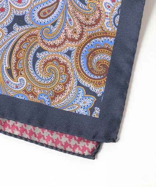 BEAMS F（ビームスエフ）の「FITZGERALD / シルク ペイズリー×ハウンドトゥース チーフ（マフラー・メンズ・ネイビー/ブラウン・ONE SIZE）」の5枚目の写真