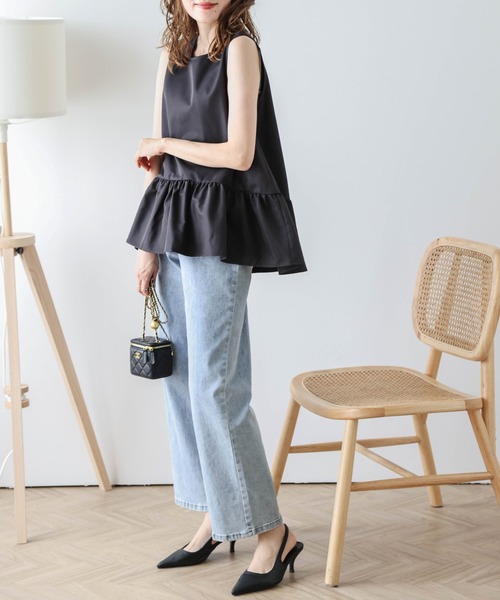 AMELY（エミリー）の「ノースリーブペプラムトップス（Tシャツ/カットソー・レディース・ブラック/ホワイト・フリー）」の4枚目の写真