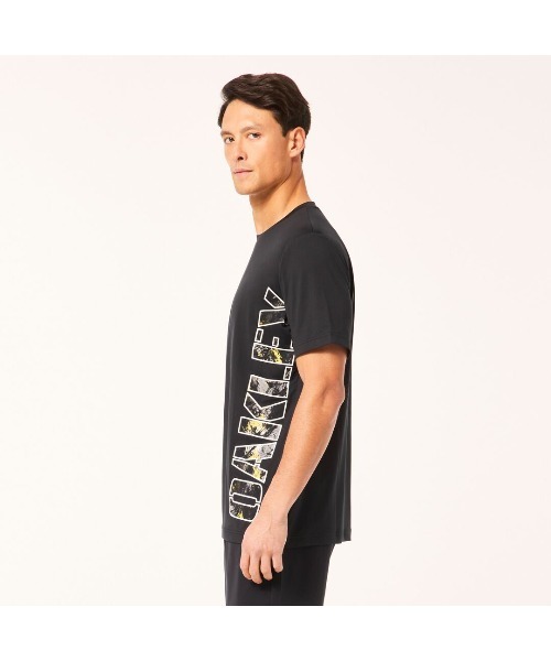 OAKLEY(オークリー)の「オークリー STRIKING TECH COLD SS TEE 5.0 / Tシャツ/ TRAINING スポーツ・トレーニング/ OAKLEY(Tシャツ/カットソー・メンズ・ネイビー/ブラック・L/M/S/XL)」の20枚目の写真
