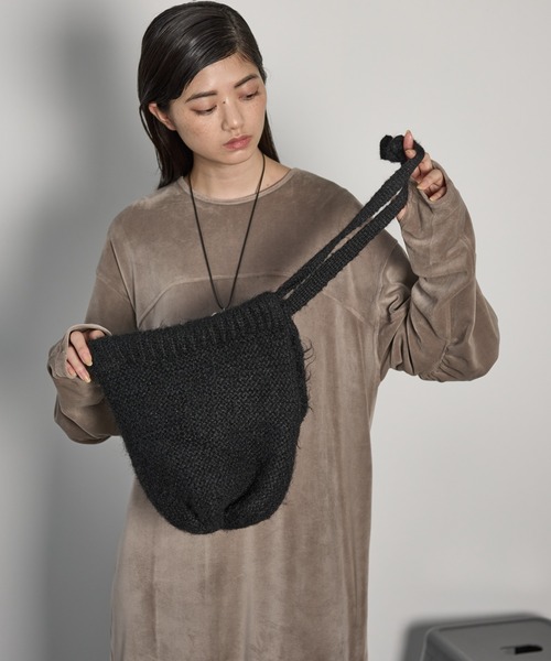 THE YOn（ザヨン）の「2WAYポーチ変形ニットキャップ（ニットキャップ/ビーニー・レディース・アイボリー/ブラック/マルチ・FREE）」の8枚目の写真