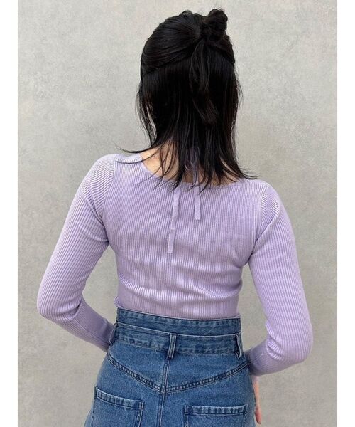 dazzlin（ダズリン）の「フロントツイストリボンニットトップス（ニット/セーター・レディース・アイボリー/チャコールグレー/ブラック/レッド/パープル・FREE）」の22枚目の写真