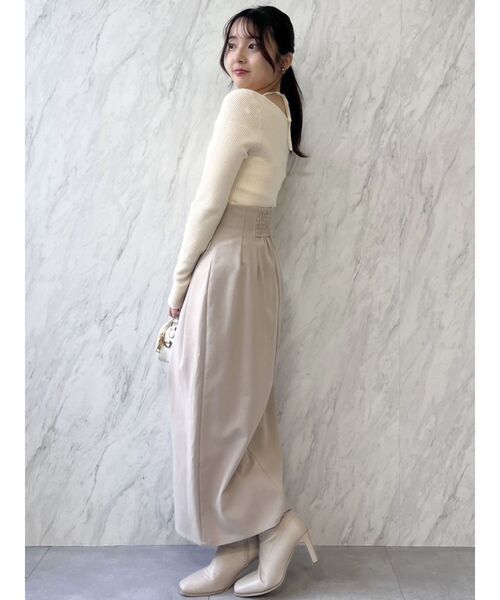 dazzlin（ダズリン）の「フロントツイストリボンニットトップス（ニット/セーター・レディース・アイボリー/チャコールグレー/ブラック/レッド/パープル・FREE）」の6枚目の写真