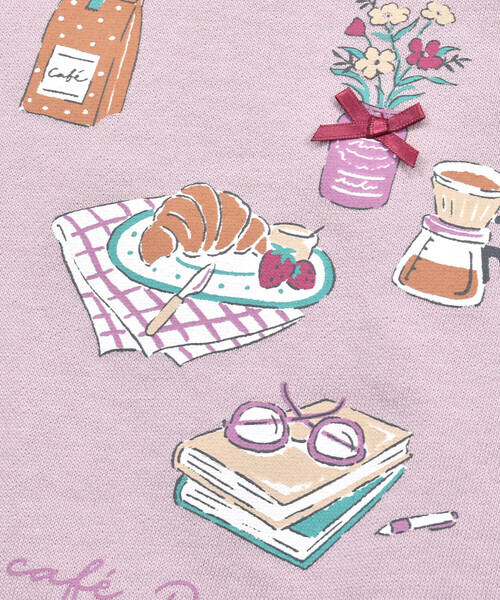 BeBe（ベベ）の「【お揃い】Cafeプリント肩リボントレーナー(90~150cm)（スウェット・キッズ・ピンク/グリーン・100cm/150cm/110cm/90cm/120cm/140cm/130cm）」の10枚目の写真